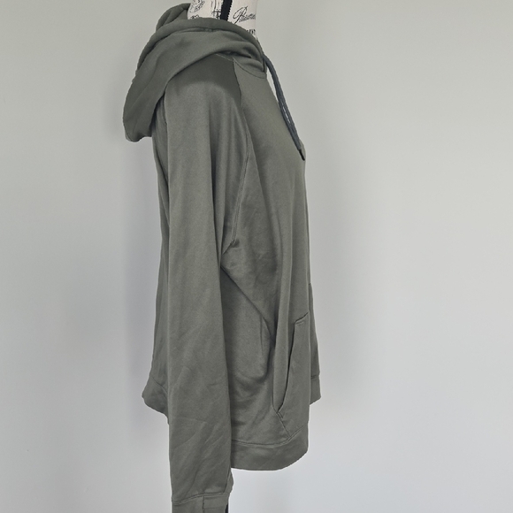 Old Navy Men's Dark Green Hoodie - Picture 3 of 4